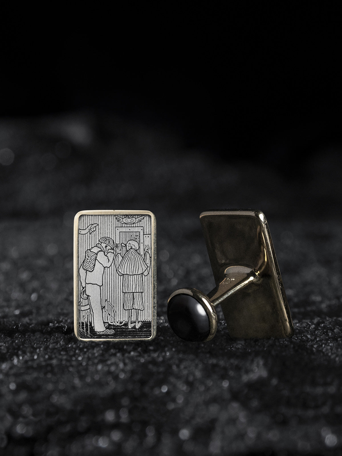 The Peasant and Death at the Gates of Heaven and Hell - Cufflinks in 18 yellow and white gold. HUGO Collection by Heidi Vornan