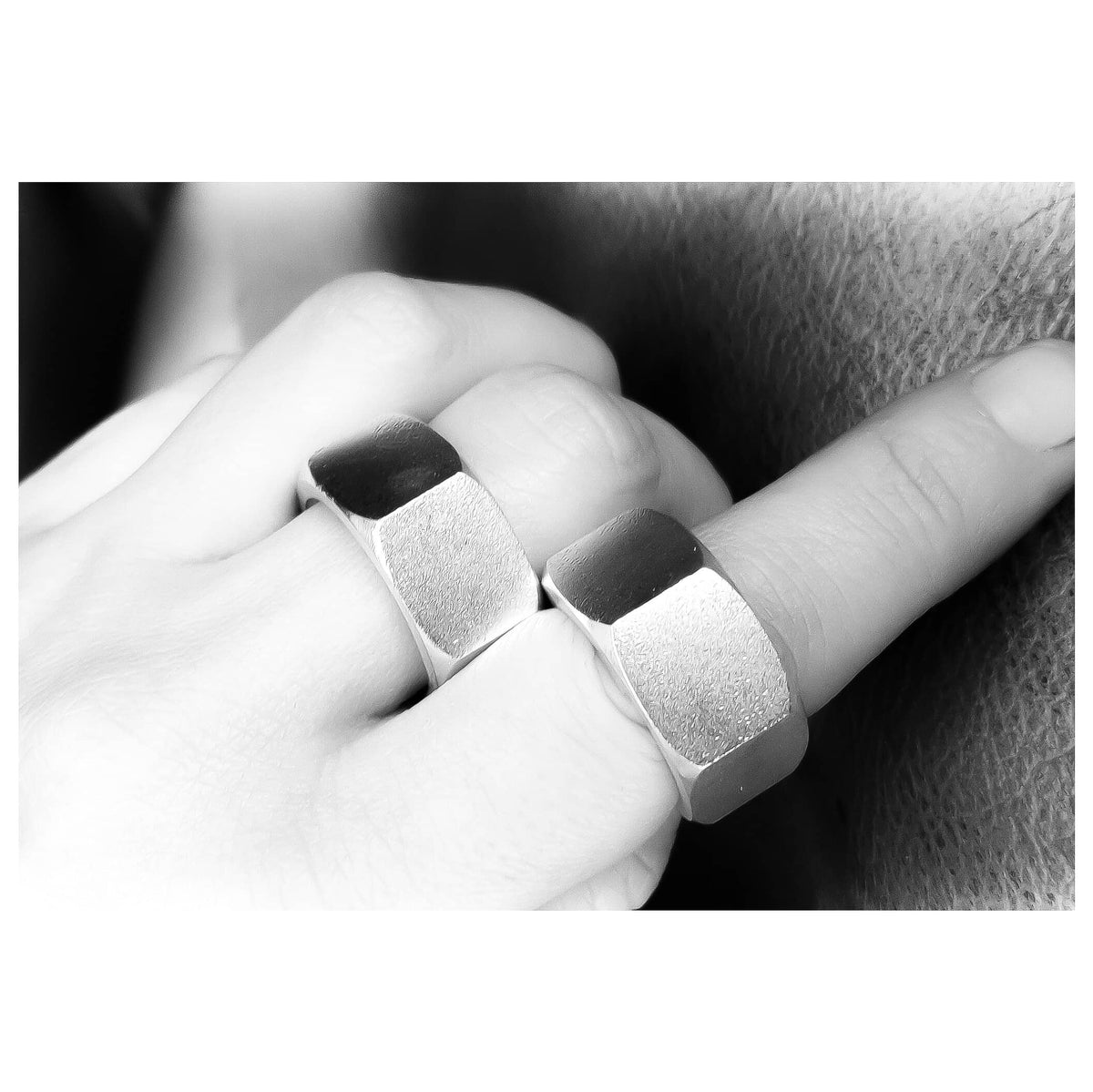 Nut ring in silver worn