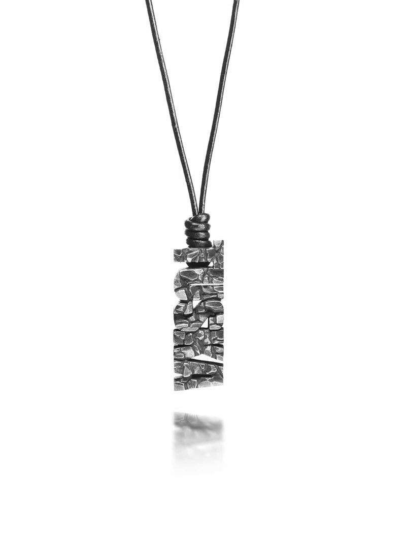 Tuska necklace with leather